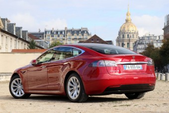 Rekordszámú autót adott el a Tesla