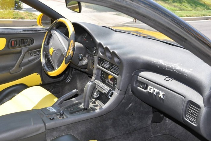 Vizuális környezetszennyezés, amit ezzel a Mitsubishivel műveltek 7