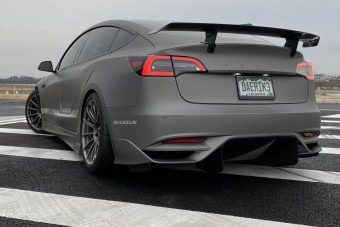 Versenypályán is a leggyorsabb lehet a Tesla