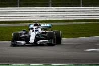F1: Pályán a vadonatúj Mercedes 10
