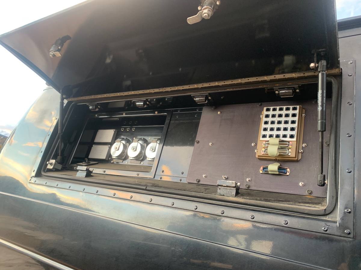 Elnököt kísérő ügynökautó eladó az USA-ban 11