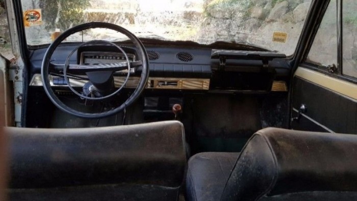 Hihetetlenül kalandos sorsú veterán autót találtak egy skót garázsban 4