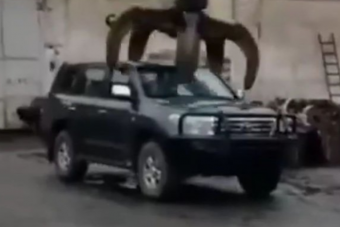 Egy páncélozott terepjárót elpusztítani nem egyszerű mutatvány