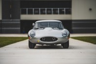 Egyszerre régi és új a Jaguar E-Type Lightweight 26