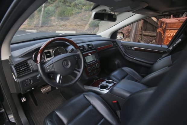 Ennek a családi Mercedesnek a hangjától sírva fakadnak az óvodások 1