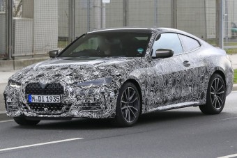 Szögletes, izmos és nagyorrú lesz a BMW 4