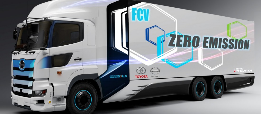 Vízpárát pufog ki ez a japán teherautó