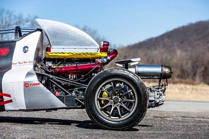 Ennyire őrült és egyben fantasztikus autóépítést még nem láttunk