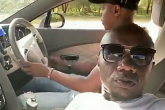 Videón feszítve száguldottak a Bentley-vel, felismerhetetlen roncs lett a vége