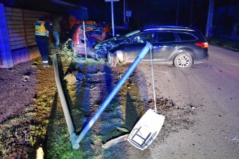 Szülei autóját zúzta le az ittas kamasz Szombathelyen