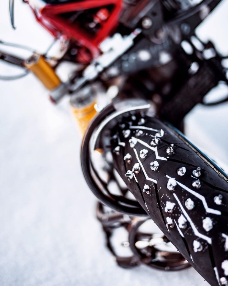 Ezzel a motorral jár a szibériai Mad Max 6