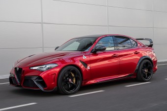 Megérkezett a legdurvább Alfa Romeo