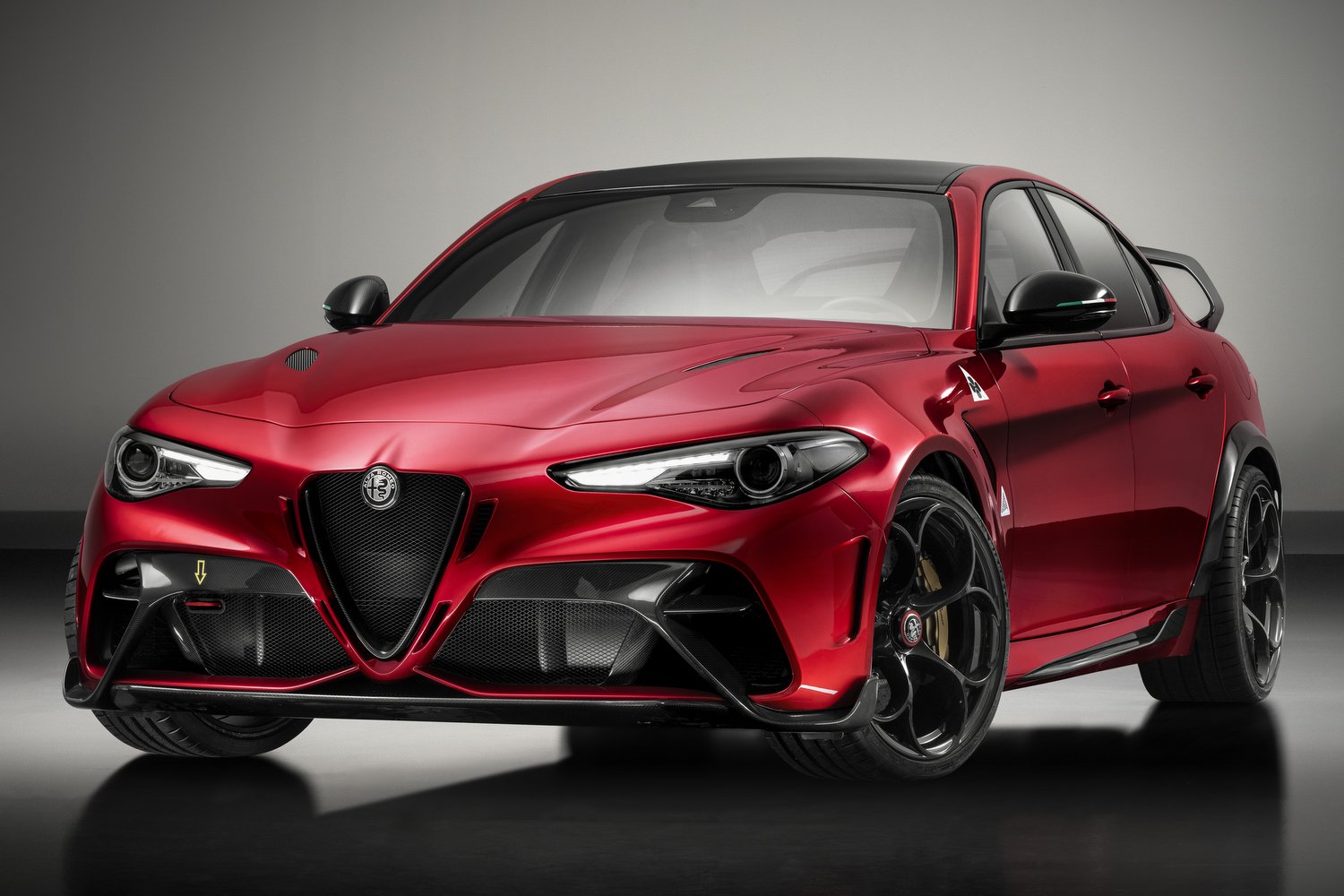 Megérkezett a legdurvább Alfa Romeo 8