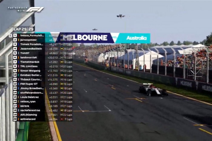 Virtuális futamokkal készül a Forma-1 1 | Vezess Virtuális futamokkal készül a Forma-1 1