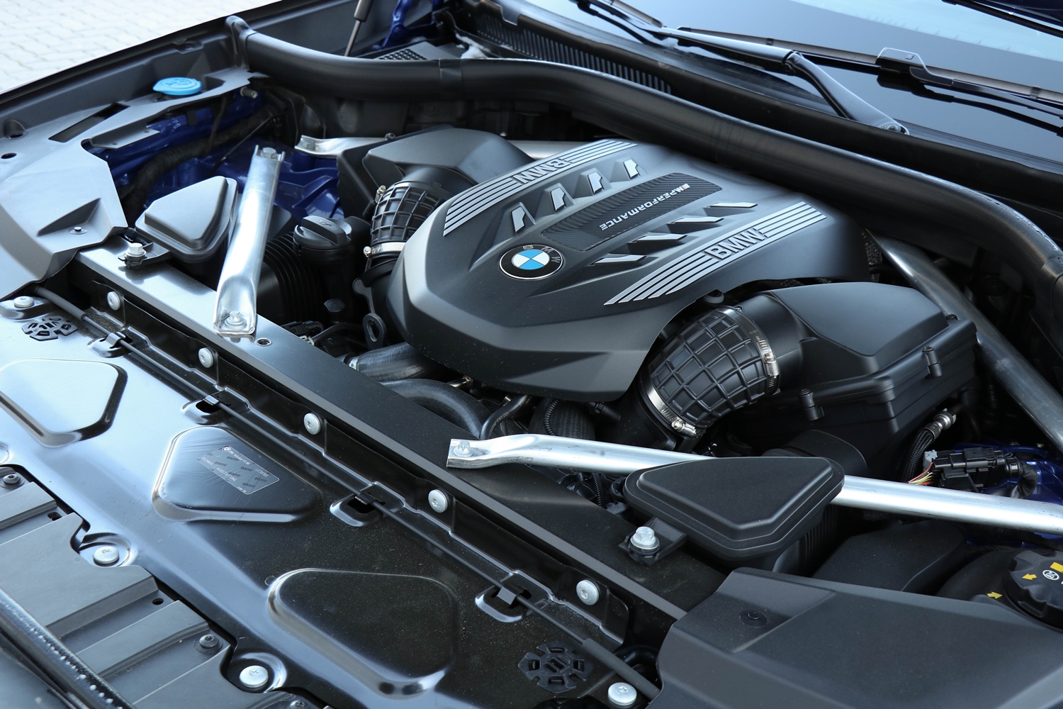 Teszten a BMW X6, 530 lóerővel – Tesztoszteron, szívlapáttal 46