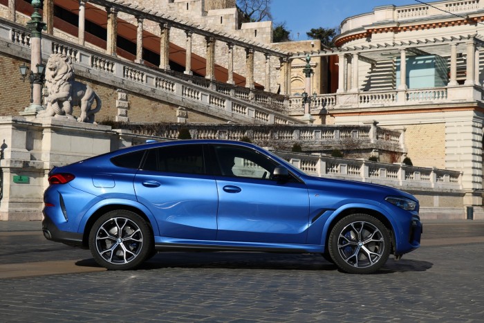 Teszten a BMW X6, 530 lóerővel – Tesztoszteron, szívlapáttal 1 Teszten a BMW X6, 530 lóerővel – Tesztoszteron, szívlapáttal 1