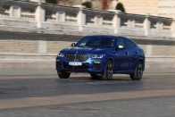 Teszten a BMW X6, 530 lóerővel – Tesztoszteron, szívlapáttal 53