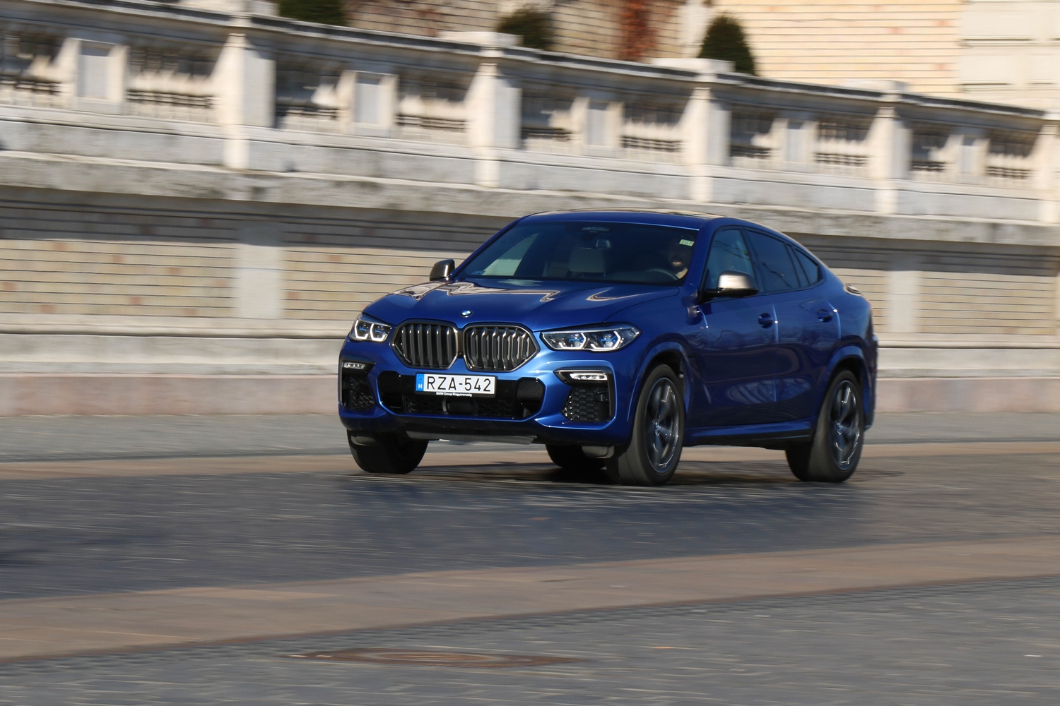 Teszten a BMW X6, 530 lóerővel – Tesztoszteron, szívlapáttal 7
