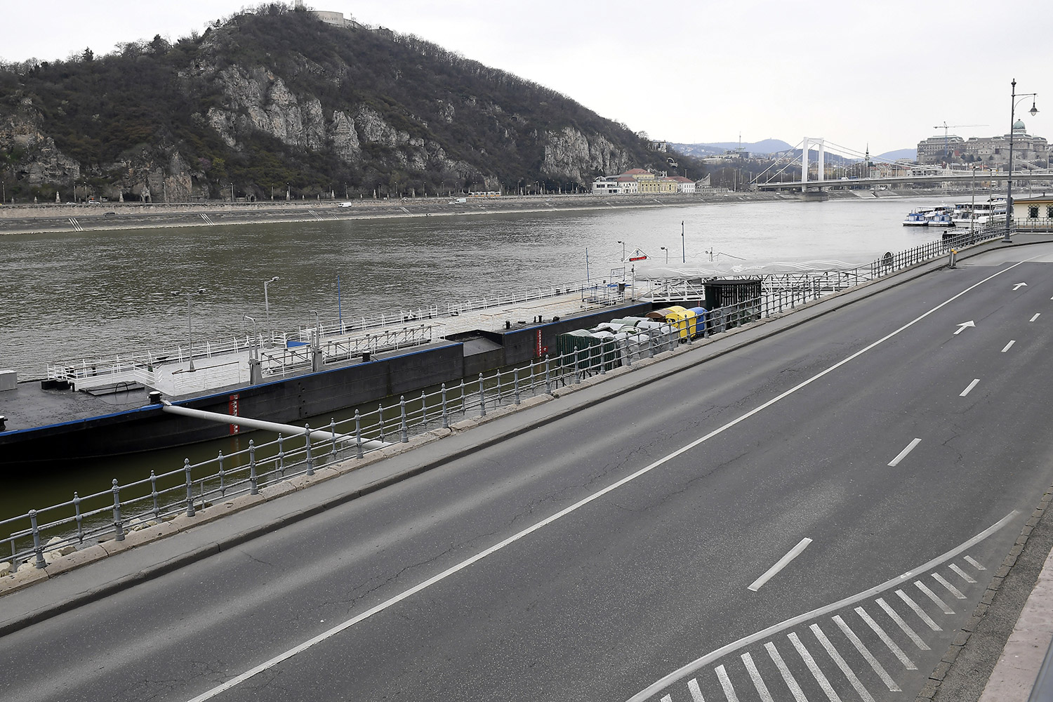 Újabb fotókon a szellemjárta, kihalt budapesti utak 7