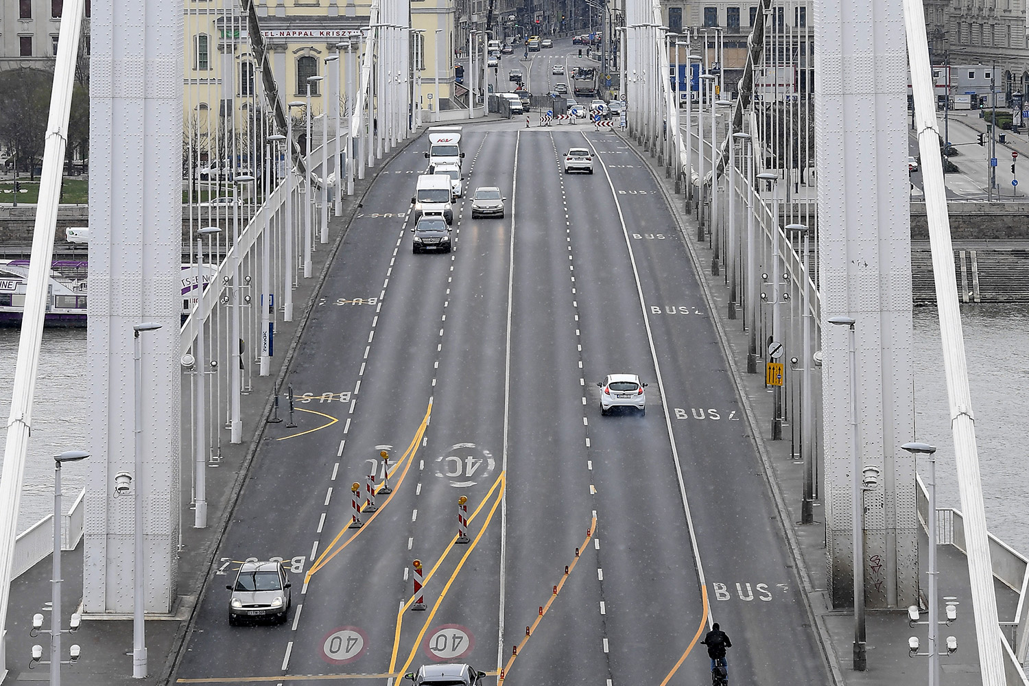 Újabb fotókon a szellemjárta, kihalt budapesti utak 9