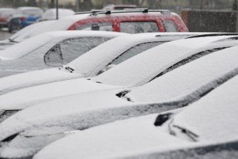 Fotókon a márciusi hóval beterített ország