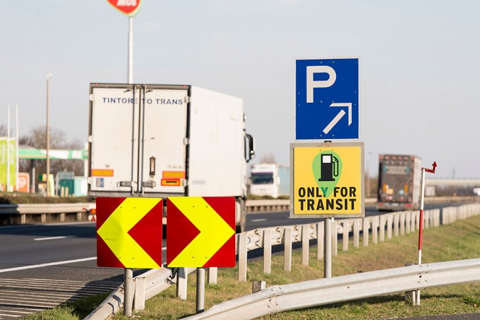 Új közlekedési táblák jelentek meg Magyarországon 1