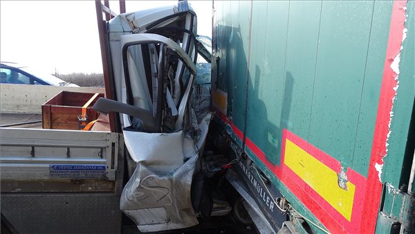 Fotókon az M5-ösön történt súlyos baleset 2