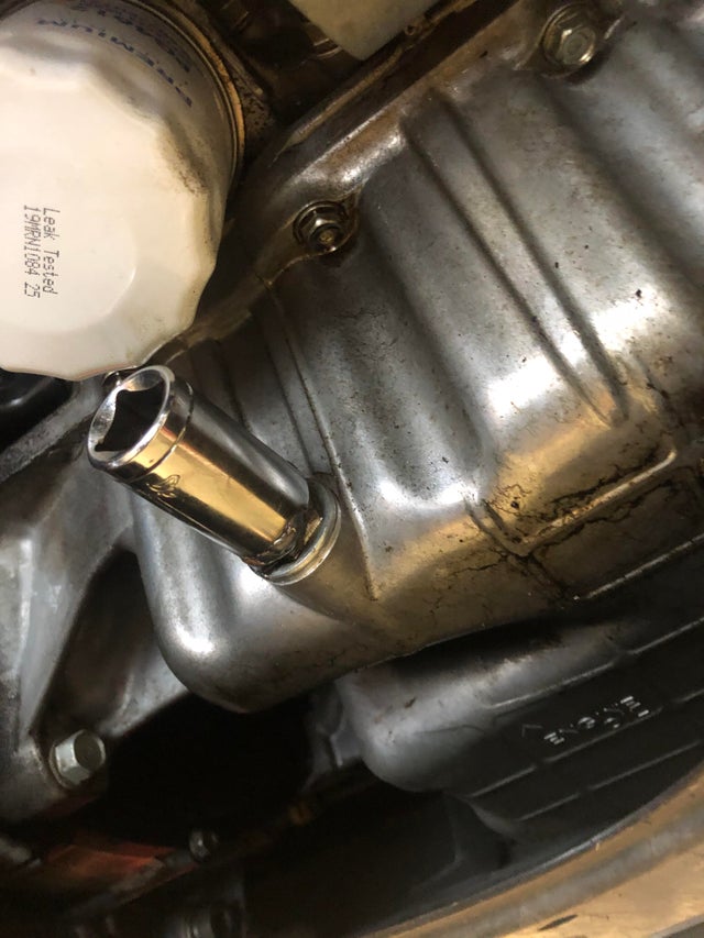 13 friss sírva röhögős fotó a műhelypokolból 13