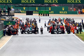 A Forma-1-ben elkerülhetetlen lesz a fertőzés