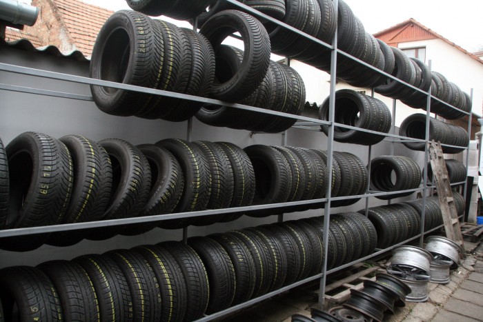 Itt a fordulat: ezekre a gumikra repültek rá az autósok