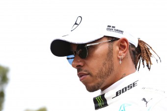 F1: Lewis Hamilton is fertőzött lehet?