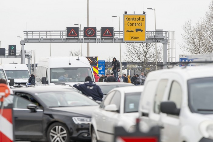 40 kilométeres sor alakult ki Hegyeshalomnál 1 40 kilométeres sor alakult ki Hegyeshalomnál 1