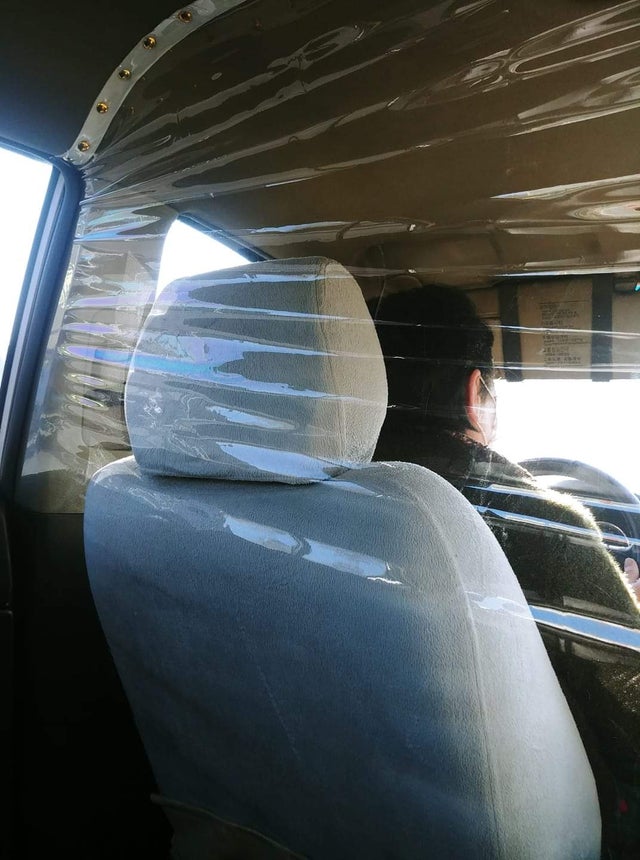 Így védekeznek ötletes taxisok a koronavírus ellen világszerte 1