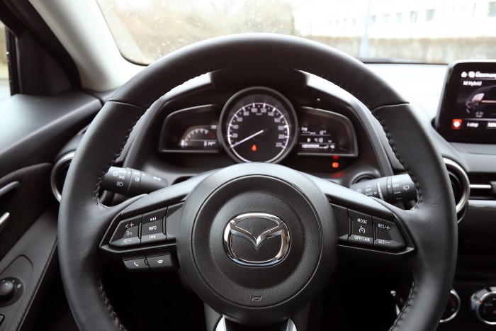 Kisautónak nagyon komoly: Mazda2 teszt 9 Kisautónak nagyon komoly: Mazda2 teszt 9