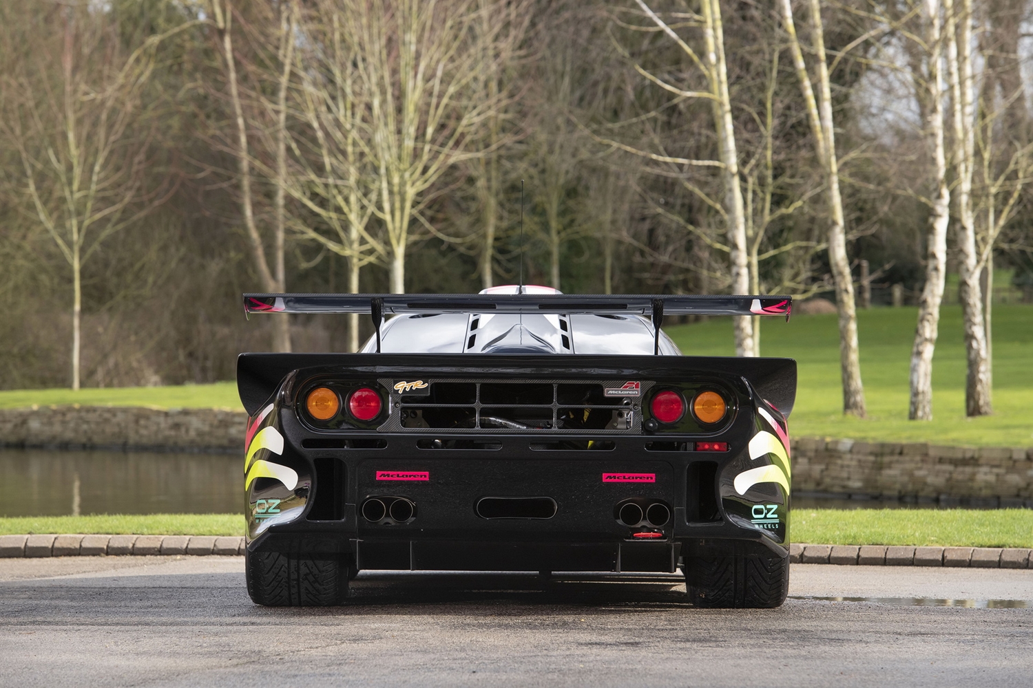 A McLaren F1 GTR Longtail a 90-es évek legsúlyosabb szuperautója 11