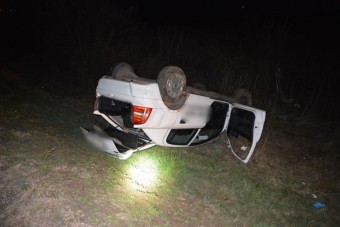 Jogsi és világítás nélkül akart menekülni a rendőrök elől, nem jött össze