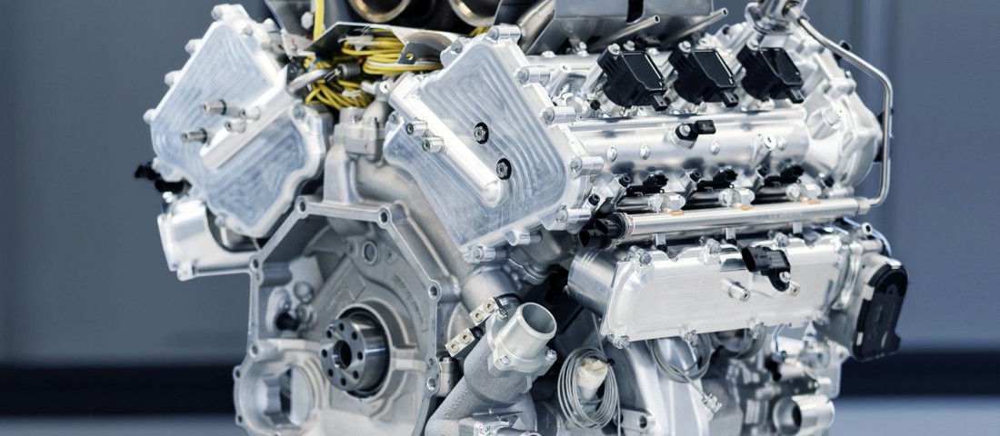 Hibridet vezethet James Bond