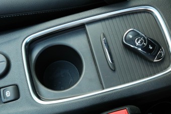 A pia után a slusszkulcsot is lenyelte volna a részeg autós