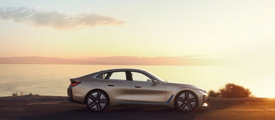 Felvillanyozó elektromos autó lesz a BMW i4-es