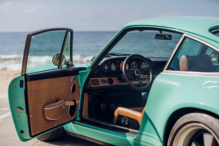 Elképesztően kívánatos ez a menta zöld Singer 911-es 6