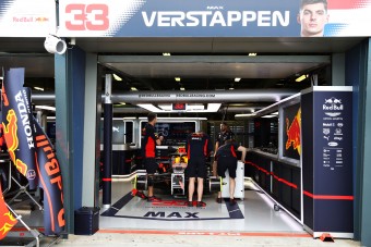 F1: Nagy balhét úszott meg a Red Bull és a Honda