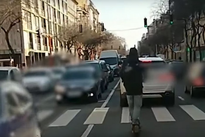 Itt már tilos 14 év alatt elektromos rollert használni