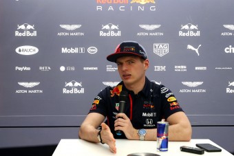 F1: Verstappen egyik virtuális futamon sem indul