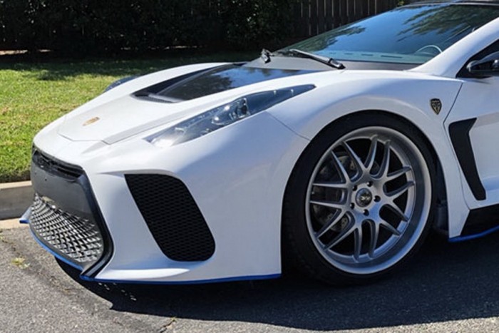 Ki nem találod, hogy milyen autó rejtőzik a gúnya alatt!