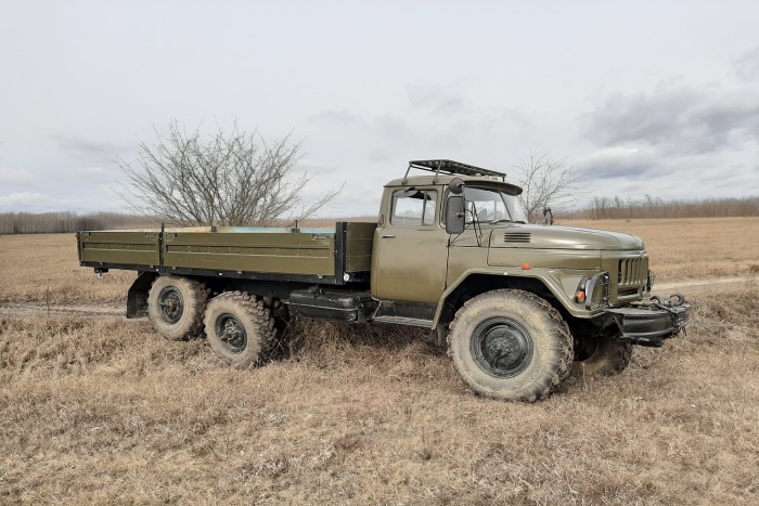 Oldtimer Csepellel és Zillel szállítják a méheket 6 Oldtimer Csepellel és Zillel szállítják a méheket 6