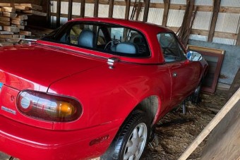 Furcsa, de már Mazda MX-5-ösöket is rejtenek a pajták