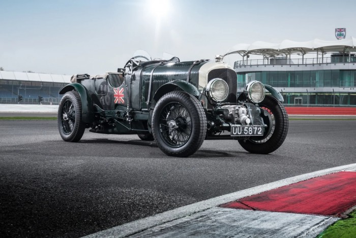 Modern technológiával alkotják újra a legendás Bentley-t