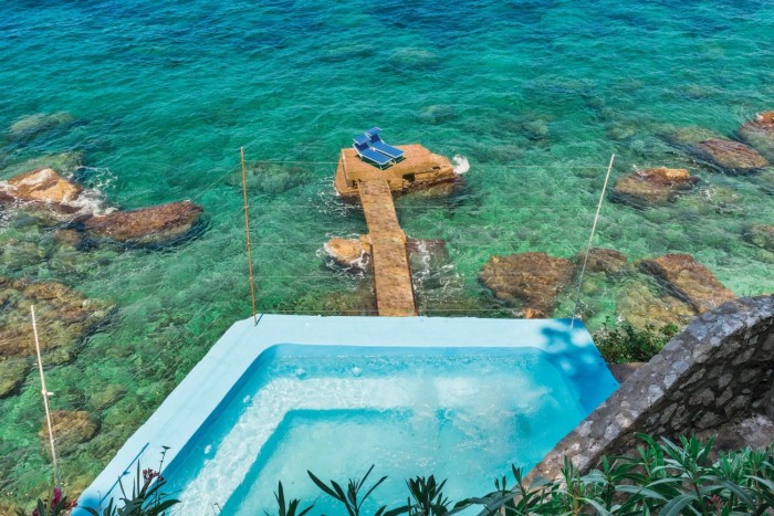 Eladó a villa, ahol Kennedy és Churchill is lógatta a lábát 8