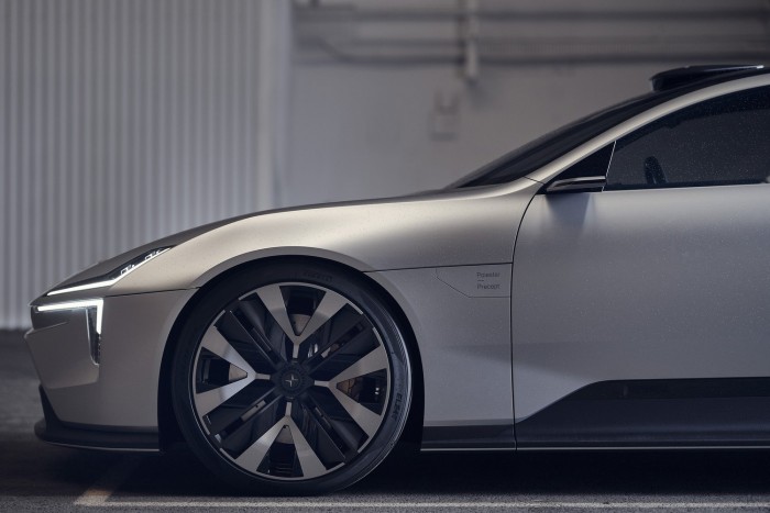 Szemétkárpit van, hátsó szélvédő nincs 8