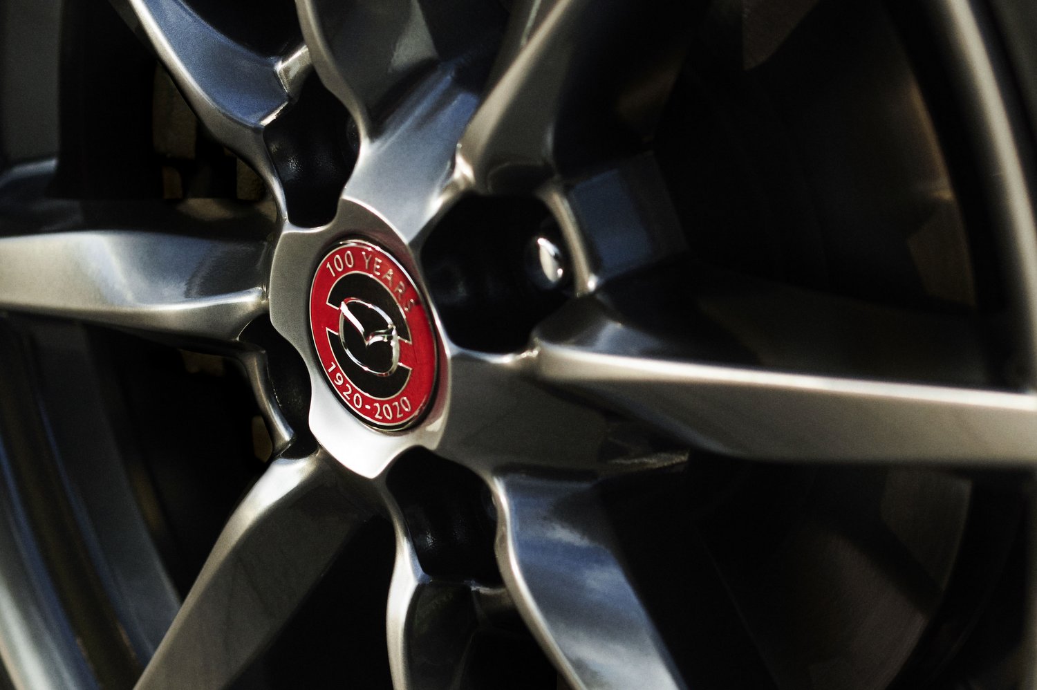 Limitált szériákkal ünnepel a százéves Mazda 11